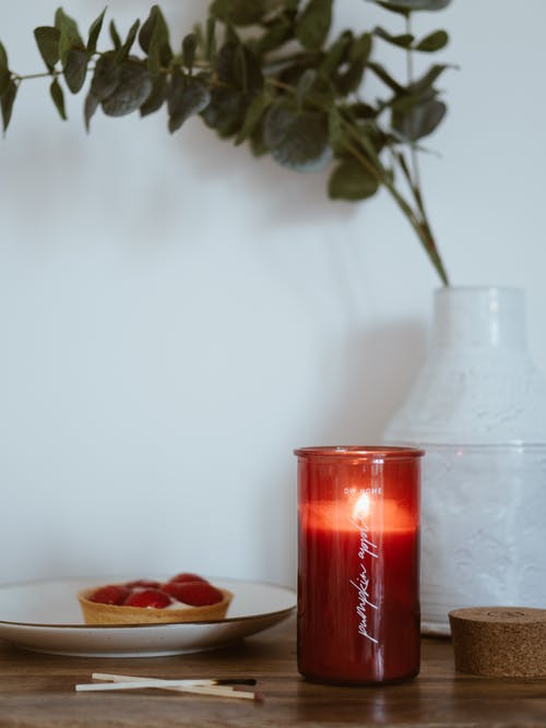 红色玻璃蜡烛 · 免费素材图片