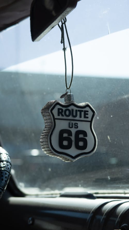 66号公路车辆悬挂装饰 · 免费素材图片