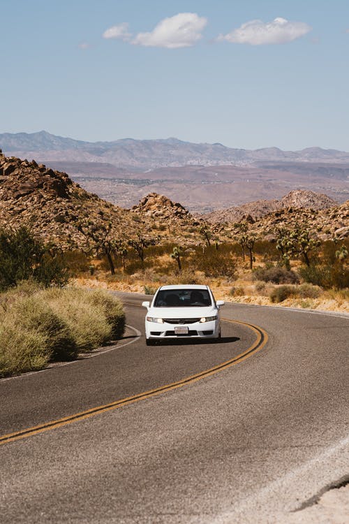 白色车 · 免费素材图片