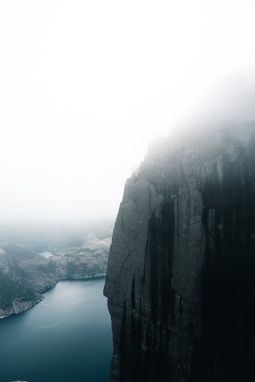 雾崖 · 免费素材图片