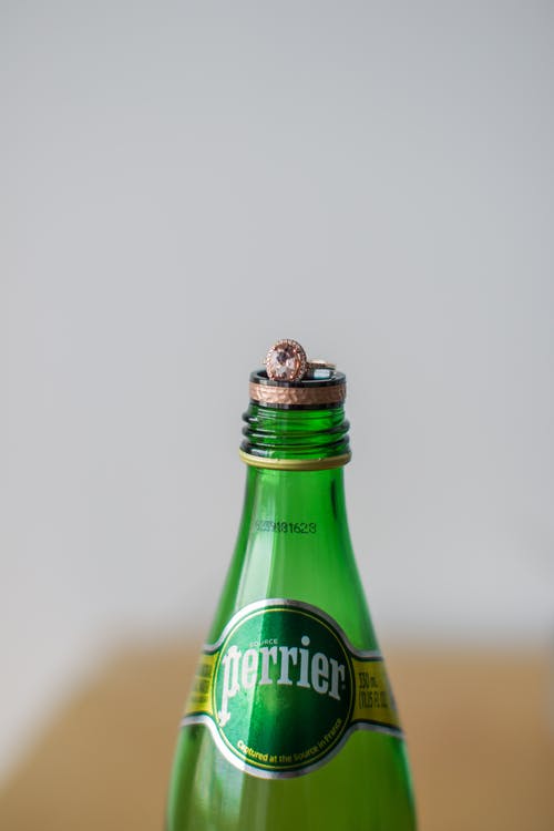 佩雷尔饮料瓶 · 免费素材图片