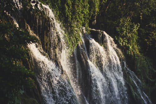 白天瀑布的照片 · 免费素材图片