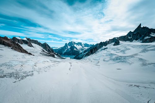 白雪皑皑的山 · 免费素材图片