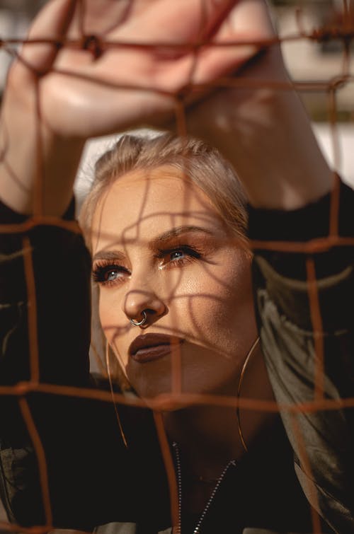 鼻环的女人照片 · 免费素材图片