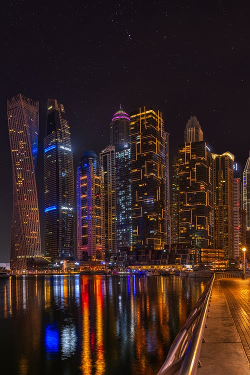 夜间城市建筑照片 · 免费素材图片