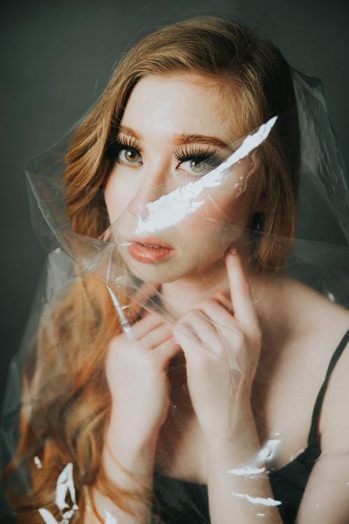 女士黑色吊带背心 · 免费素材图片