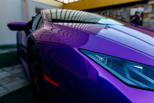 紫色车的特写照片 · 免费素材图片