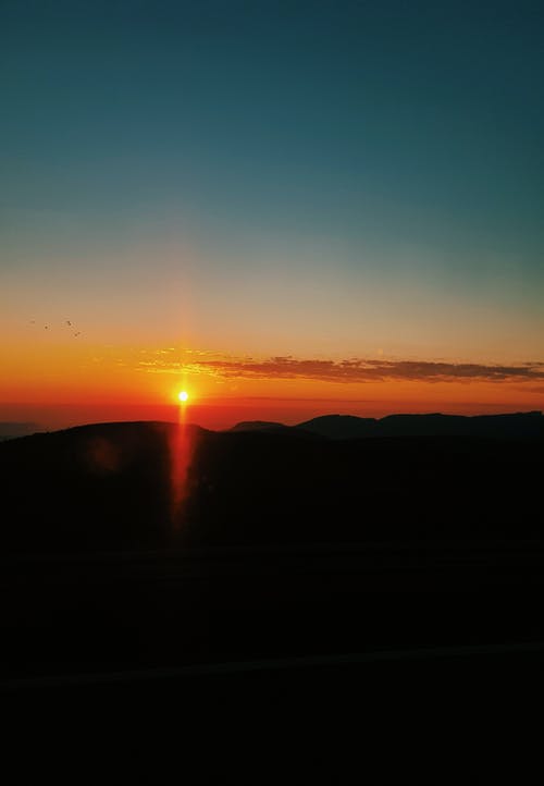 山的轮廓 · 免费素材图片