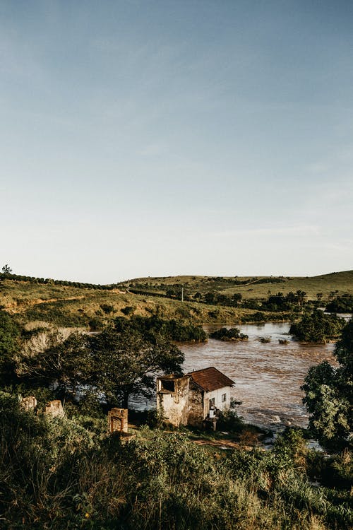 白宫在水体前面的鸟瞰图 · 免费素材图片