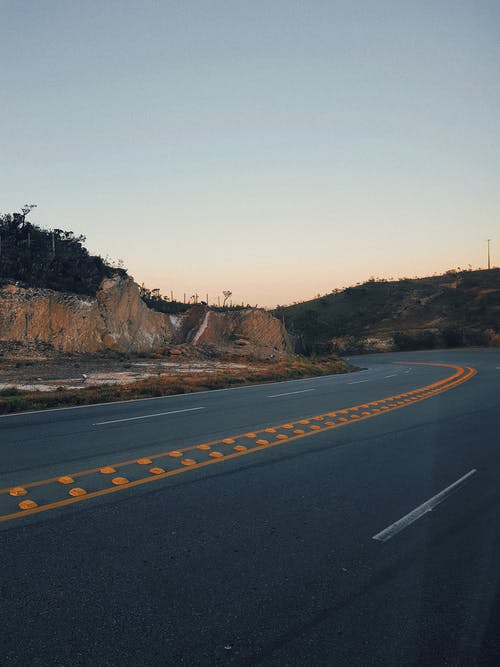 曲线高速公路照片 · 免费素材图片
