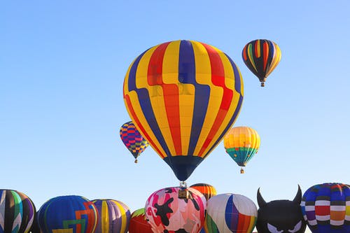 彩色热气球批 · 免费素材图片