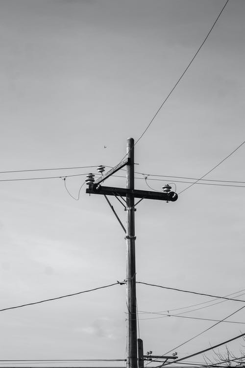电线杆的单色照片 · 免费素材图片
