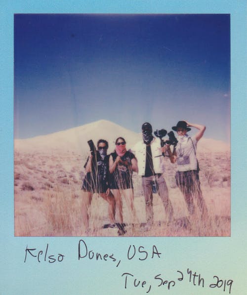 站在彼此身边的人的照片 · 免费素材图片