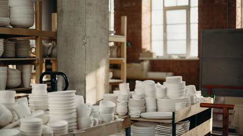 陶瓷厨具照片 · 免费素材图片