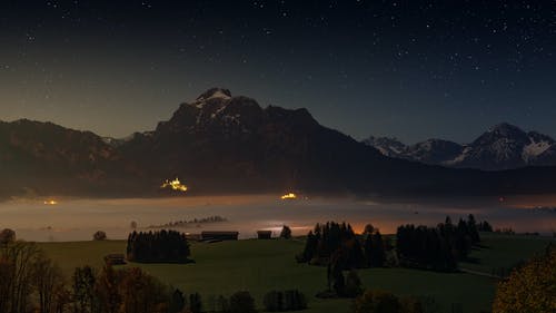 夜间阿尔卑斯山的风景照片 · 免费素材图片