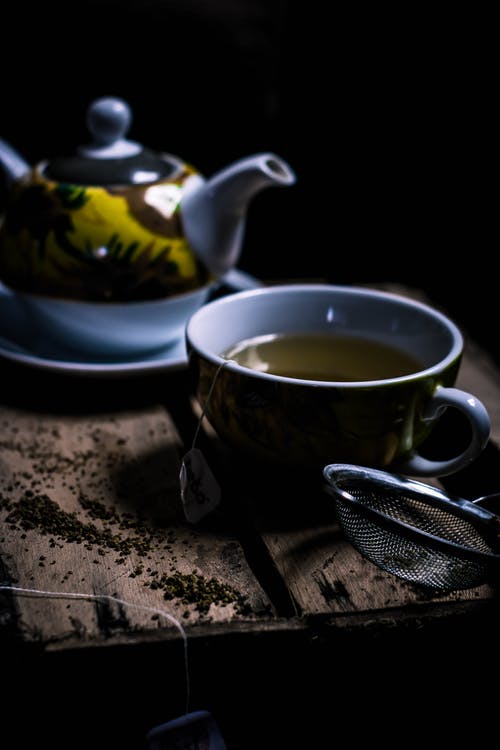 灰色和黄色茶具 · 免费素材图片