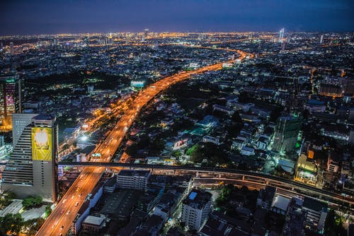 夜间城市鸟瞰图 · 免费素材图片