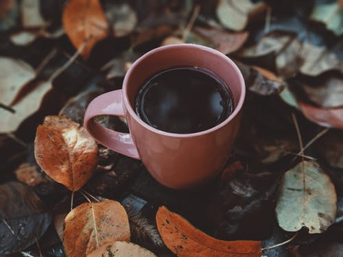 粉色陶瓷杯 · 免费素材图片