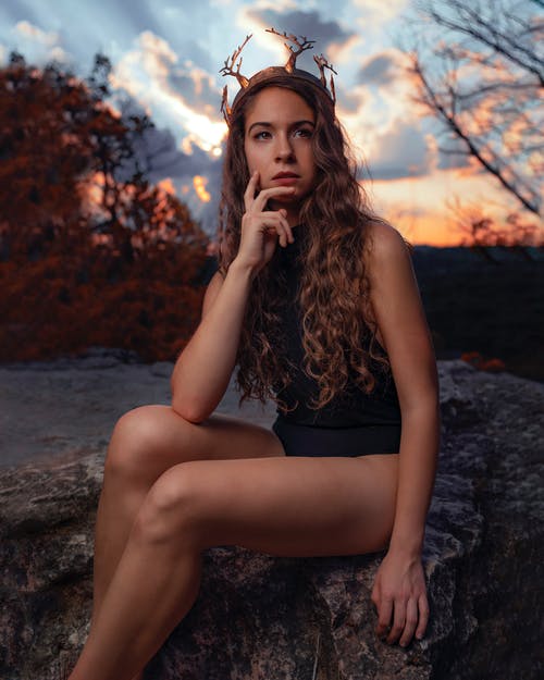 女人戴皇冠 · 免费素材图片