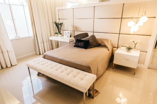 舒适的现代卧室 · 免费素材图片