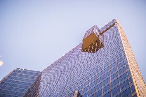 蓝色和棕色高层建筑 · 免费素材图片