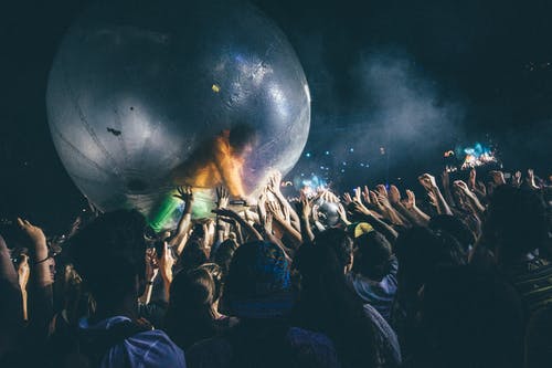 佐波球的人 · 免费素材图片