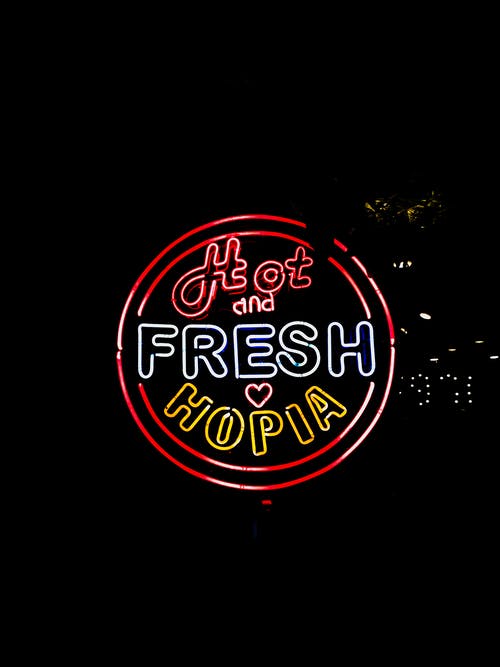 热和新鲜的hopia霓虹灯标牌 · 免费素材图片