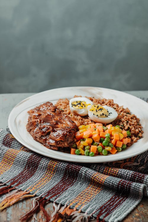 板上熟食的照片 · 免费素材图片