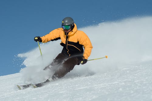 男子使用滑雪 · 免费素材图片