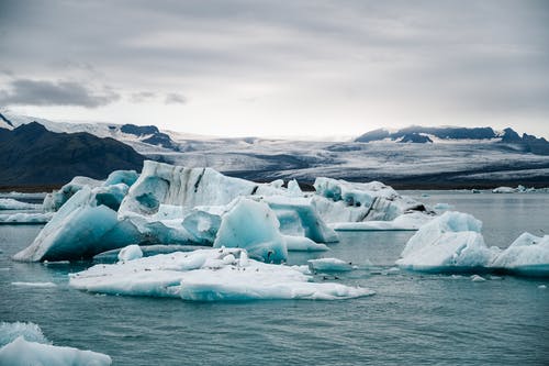 白天的冰山照片 · 免费素材图片