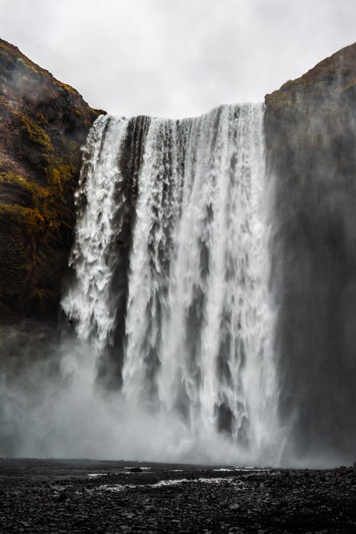 白天瀑布的照片 · 免费素材图片