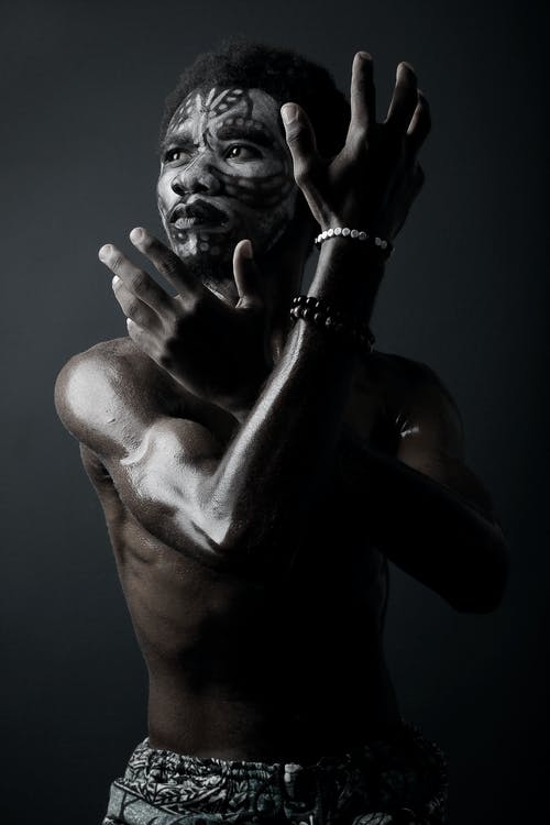 裸照与面漆的男人 · 免费素材图片