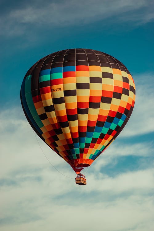 黑色和彩色热气球 · 免费素材图片