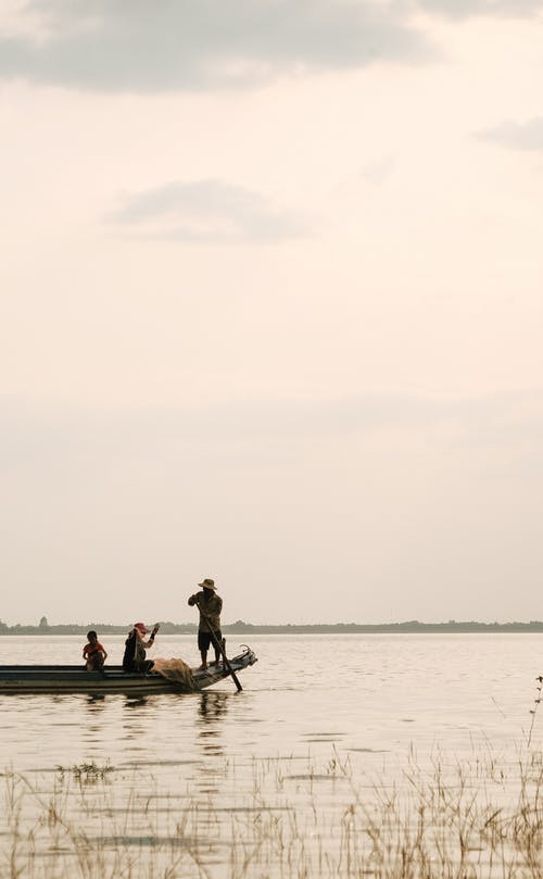有关划桨, 河, 渔夫的免费素材图片