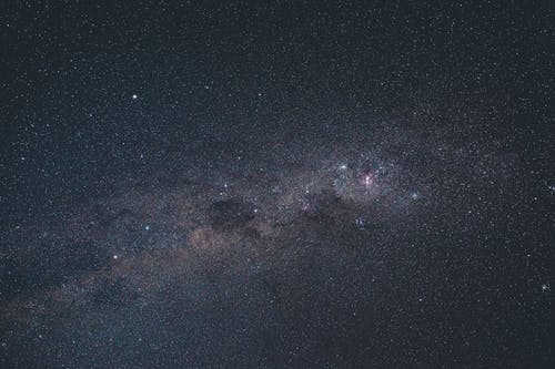 漆黑的夜晚，雄伟的星空 · 免费素材图片