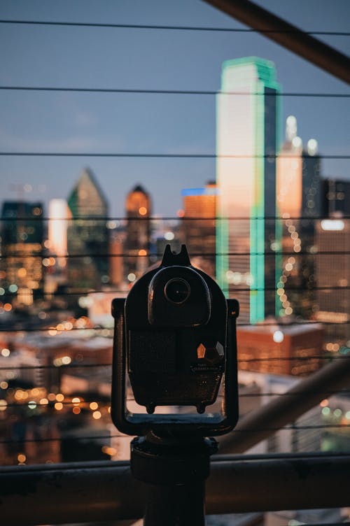 城市单眼观景台 · 免费素材图片