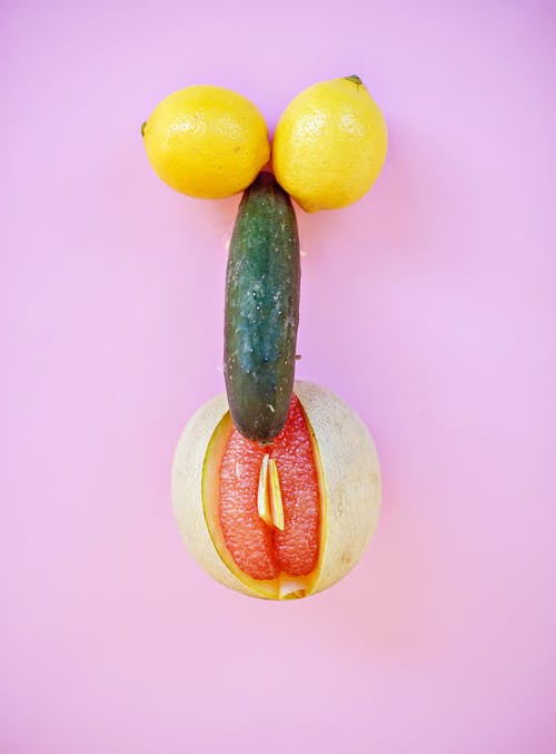 黄色柠檬和绿色黄瓜 · 免费素材图片