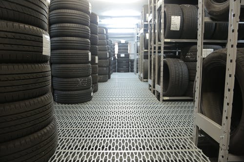 堆栈的橡胶轮胎 · 免费素材图片