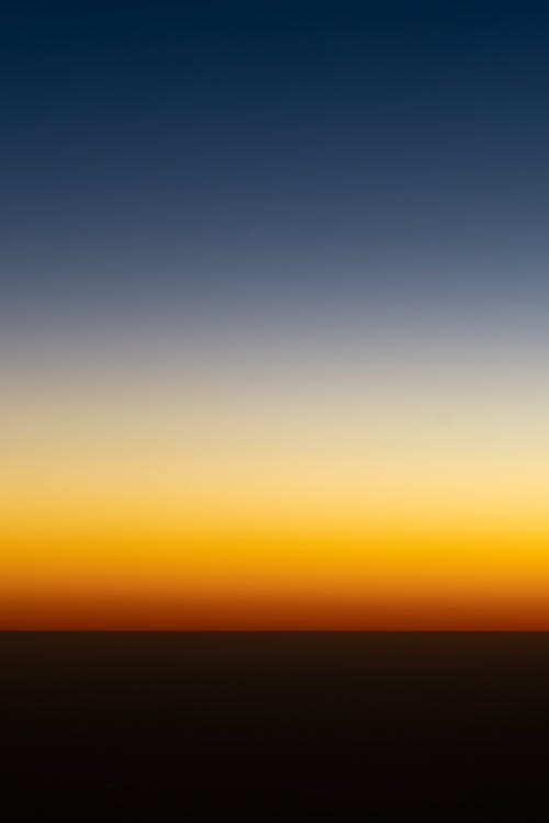 极简主义的黑暗的天空，在日落时 · 免费素材图片