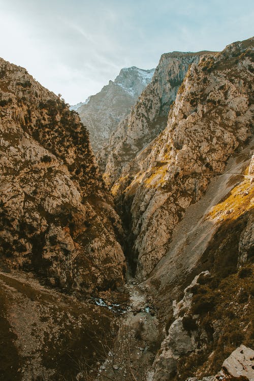 落基山脉之间的河 · 免费素材图片