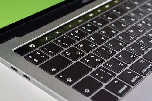 Macbook键盘的特写照片 · 免费素材图片