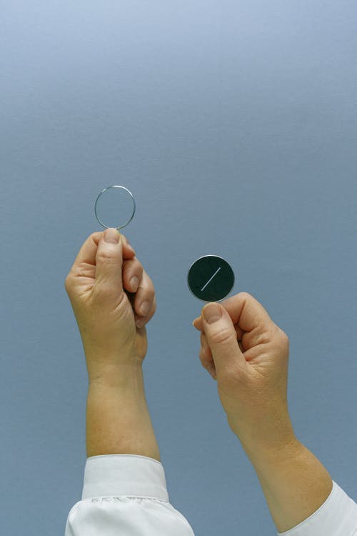 作物无法识别医生显示圆形金属玻璃镜片 · 免费素材图片