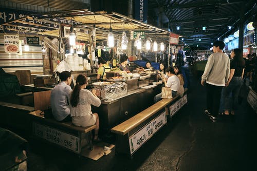 有关人, 夜市, 室内的免费素材图片