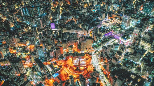 夜间城市鸟瞰图 · 免费素材图片