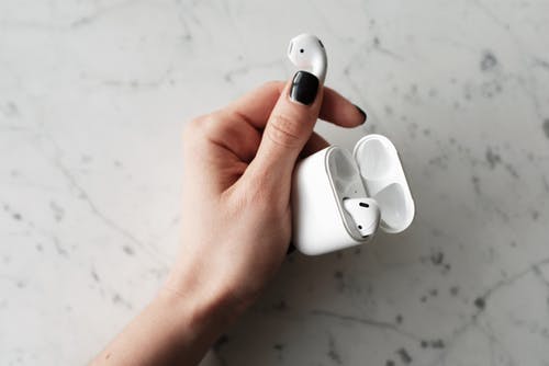 有关airpods, 可携式, 套子的免费素材图片