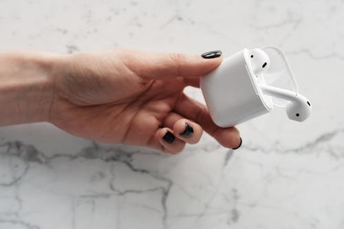 有关airpods, 可携式, 套子的免费素材图片