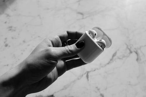 有关airpods, 可携式, 单色的免费素材图片