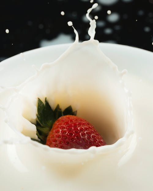 牛奶草莓味 · 免费素材图片
