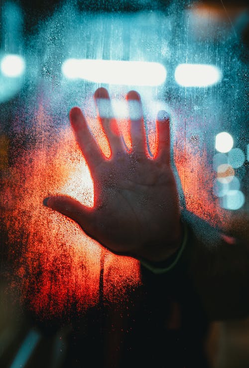 手触摸玻璃 · 免费素材图片