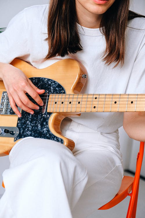 有关吉他, 吉他手, 在家生活的免费素材图片